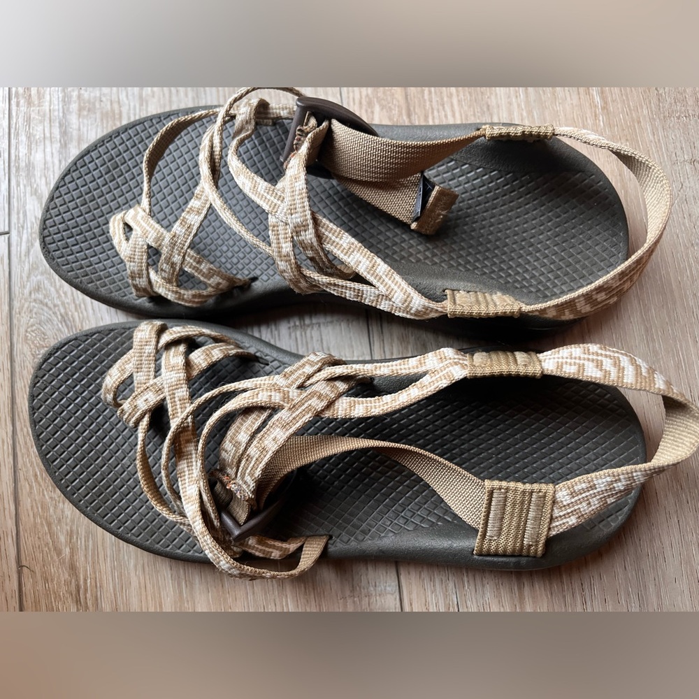 Women’s Chaco adjustable sandals size 8